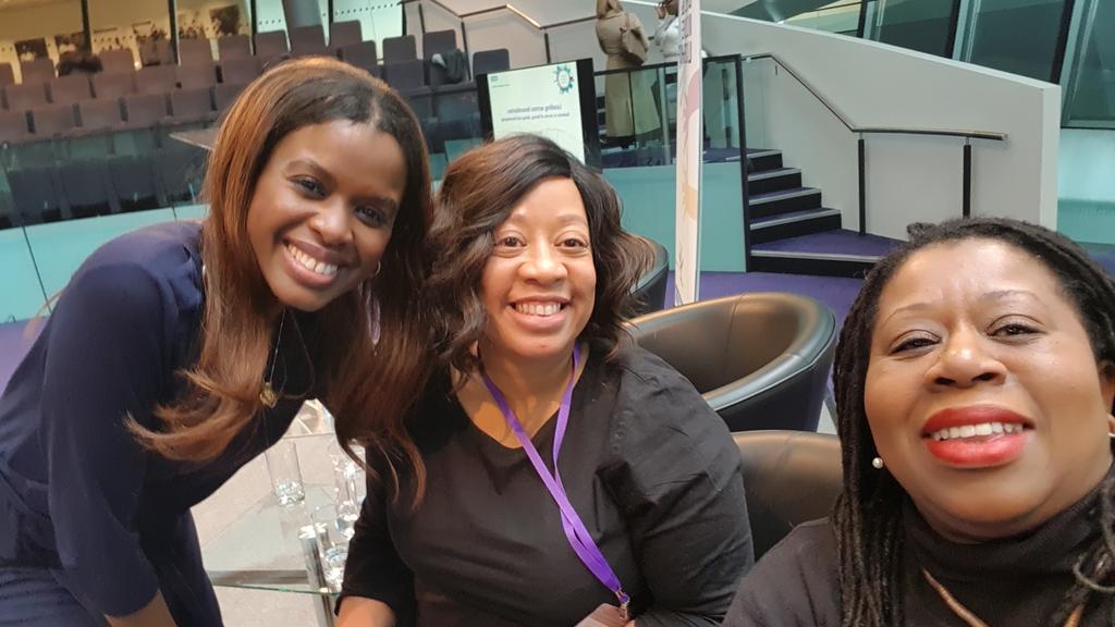 ReMindUkorguk's tweet photo. In the company of June Sarpong MBE and Wendy Irwin at the 2018 Leadership Summit. @junesarpong #LeadLDN https://t.co/Gbe5WmObbw