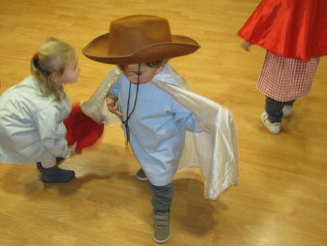 infantslalba's tweet photo. Aquests dies hem anat preparant la festa de Carnestoltes. Hem jugat amb les disfresses i ens hem pintat https://t.co/P0fva5Vl6h