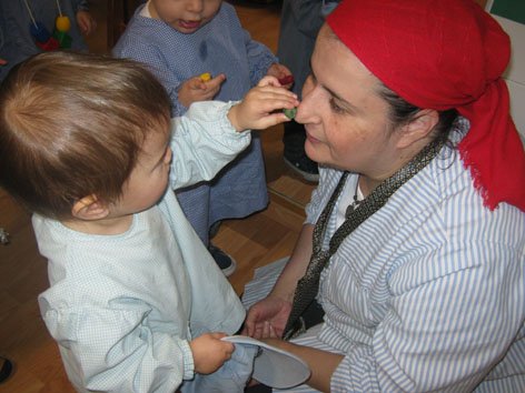 infantslalba's tweet photo. Aquests dies hem anat preparant la festa de Carnestoltes. Hem jugat amb les disfresses i ens hem pintat https://t.co/P0fva5Vl6h
