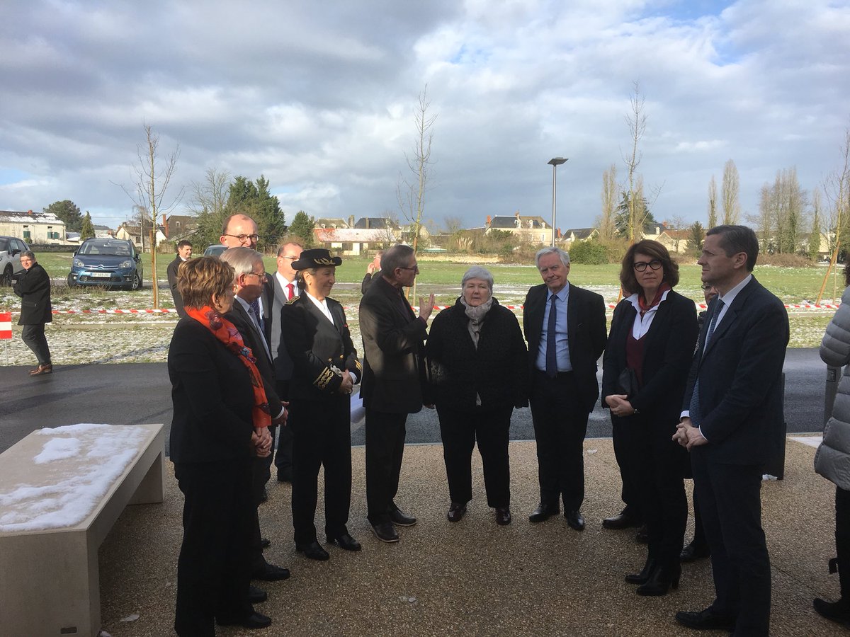 unionvienne's tweet photo. Accueil de @j_gourault Ministre auprès du Ministre de l’intérieur au pôle petite-enfance de Scorbé-Clairvaux par @brunobelin @RMBERTAUD @jpabelin @afbourat #HColin #LJuge cofinancé par l’Etat et inscrit dans un eco quartier https://t.co/yx60hfGOjw