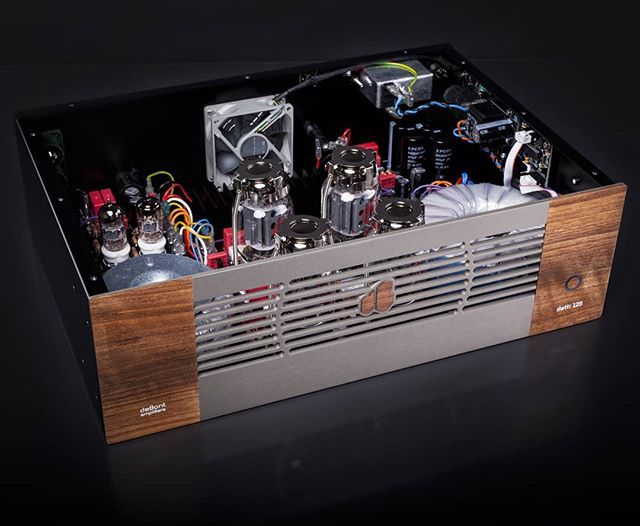 deBontAmps's tweet photo. Ladies and gentlemen, the Detti 125! My ultimate 125 watt, full #tube #poweramp. Maintenance free, compatible with every speaker and #preamp out there and extremely low noise. Perfect companion for the Viđur tube #preamp. #bass #power #amplifier https://t.co/NnJc6VWokt https://t.co/lJnVdzcINi
