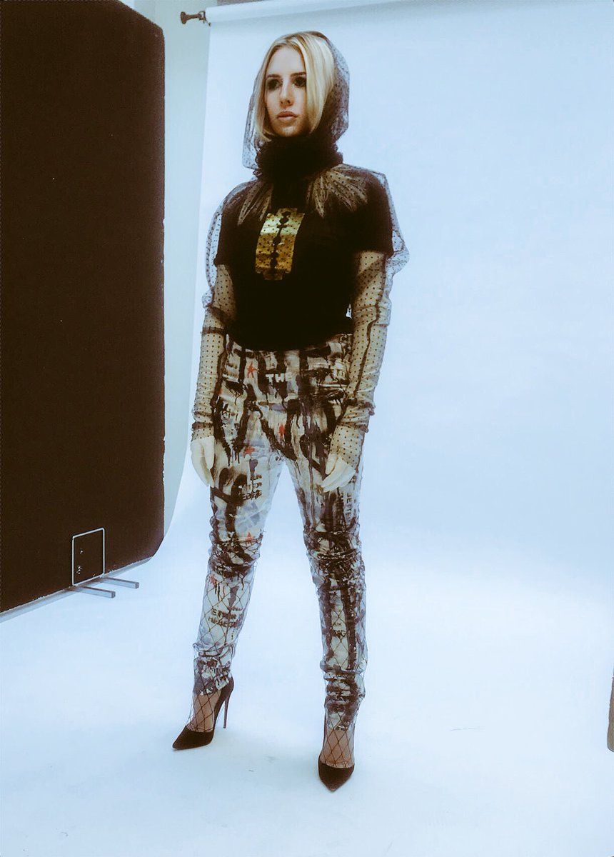 Naomikisted's tweet photo. Who’d have thought it! #shooting for @BritishVogue thankyou @JaynePierson @POP_PR_UK #aw #fashion #vogue #designercollections #fashionpresenter 👏😜😍💯❤️ https://t.co/ETGRkA7vCi