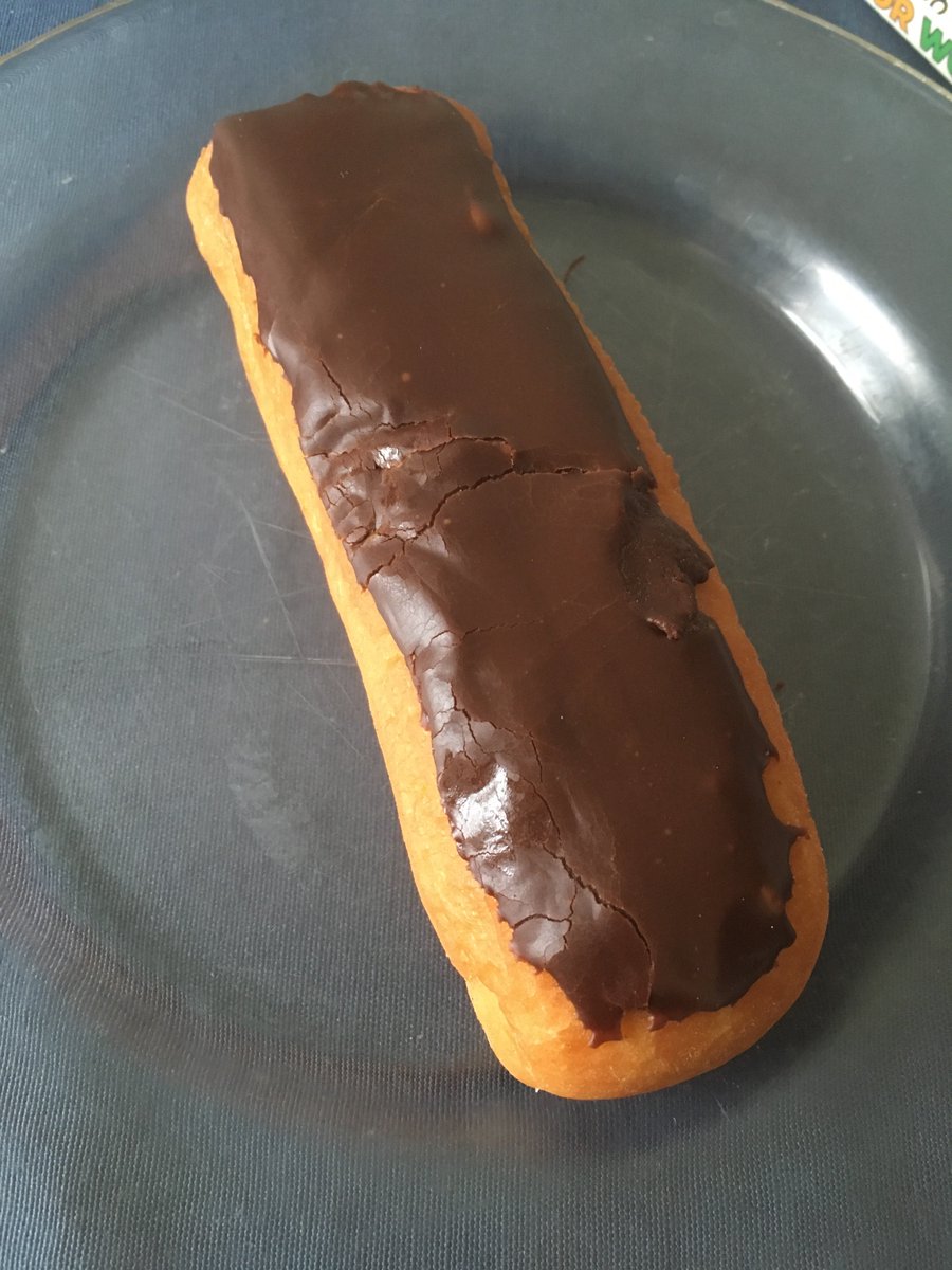 nataliegould14's tweet photo. Another pro tip: the hours for a donut shop that you find online have a 9/10 chance of being inaccurate. Eddie’s Southtown Donuts are closed on Monday for anybody interested. But they have delicious chocolate long Johns, which brings me to number 22! #only10left @TB_Ultimate https://t.co/facIcgwLKx