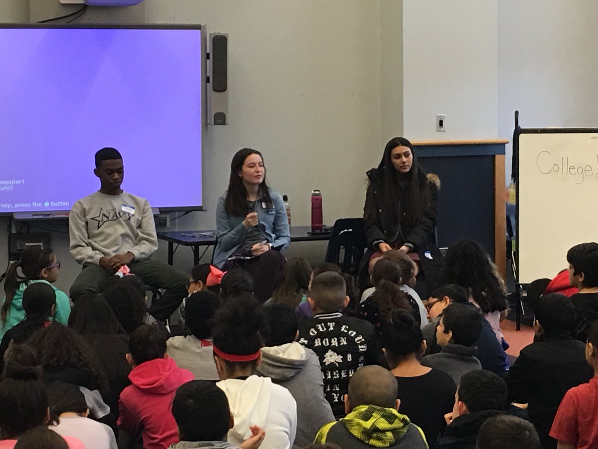 MeridenK12's tweet photo. Platt HS Ss share experiences @ John Barry College & Career Day #HereStudentsSucceed #PlattMYM #MeridenDLT https://t.co/T2kJUCxXUm