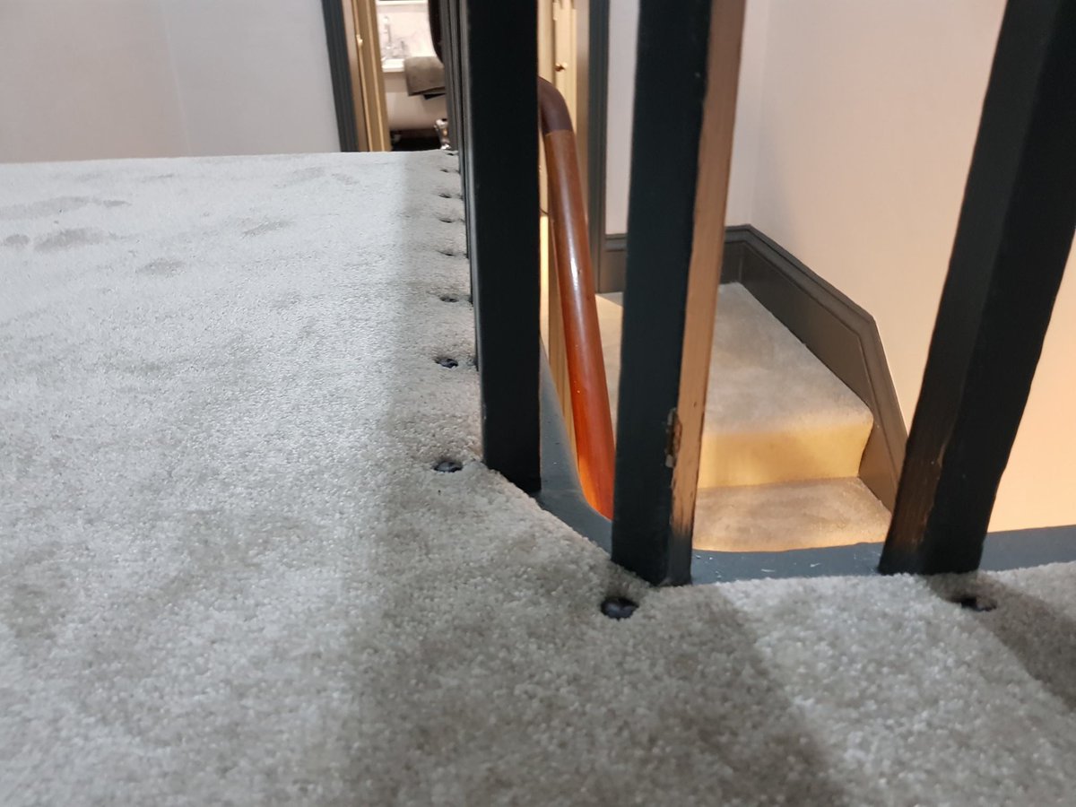StairrodsUK's tweet photo. Some Lovely installation pictures from @H2HFlooring Flooring of our #Premier DZ in #black and our #Easystuds.
#stairrods #doorbar #inteirordesign #interior #carpetfitter https://t.co/VeiMjFSd0g