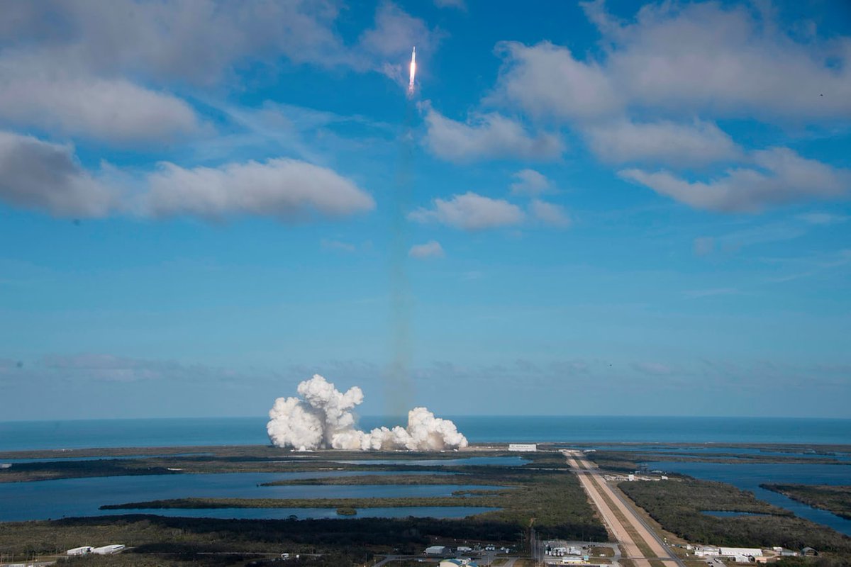 hacktixx's tweet photo. SpaceX oddity: how Elon Musk sent a car towards Mars - Read here: https://t.co/gtven0T4Uf https://t.co/CzOXHjteBY