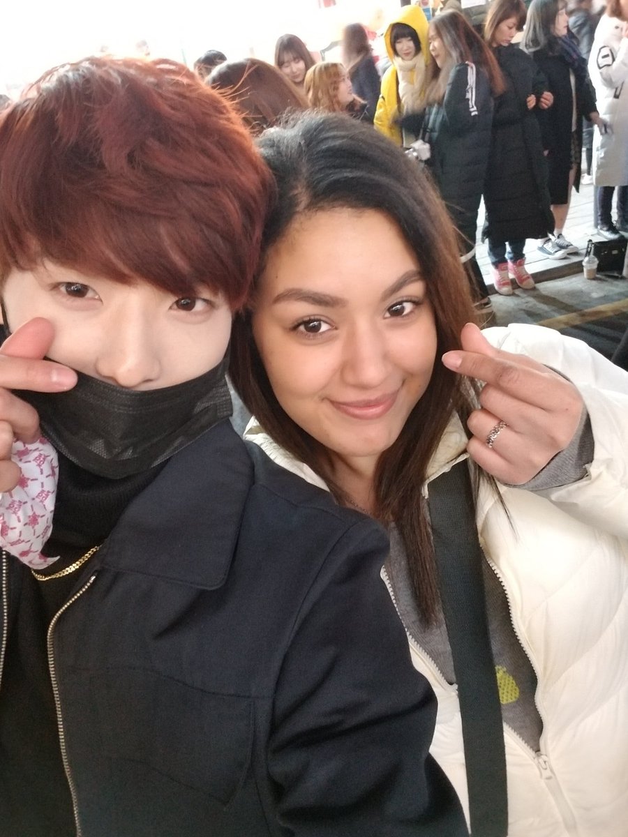 SpringDayKV613's tweet photo. That evening we went back to Hongdae and got some delicious street food and watched some busking! I think #8TON is the group that kept drawing us back. https://t.co/XWdO9ySUZM