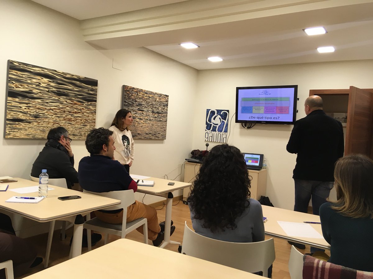 ABOGADOSGAUDIA's tweet photo. Hablamos innovación en los modelos de negocio #TransformaciónDigital @begomarquez https://t.co/dLwaDzR2IF