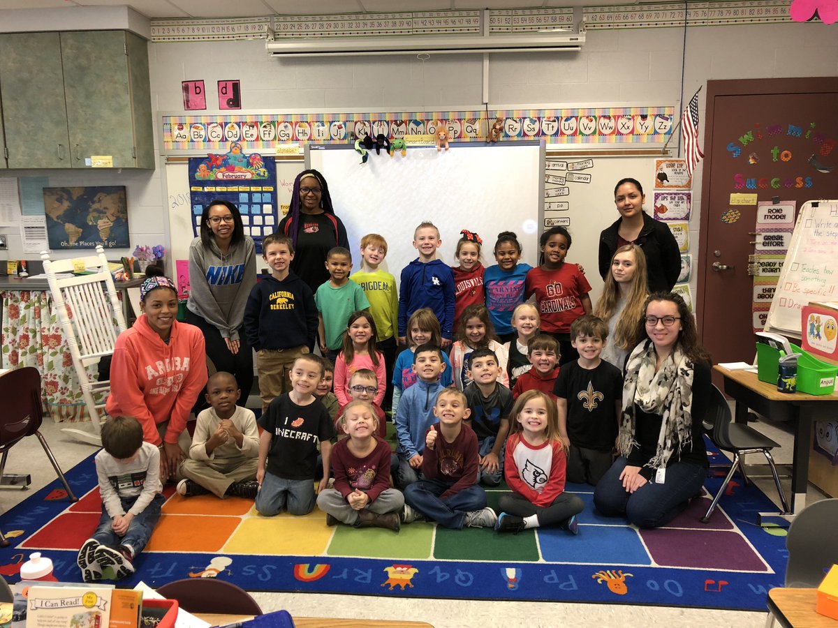 Our HOSA and FCCLA Tooth Fairies had a great time teaching Clear Creek Elementary students about oral health! <a href="/MLCHS_FCCLA/">Leslie Hulsey</a> @Clearcreeknews <a href="/AmerToothfairy/">@AmerToothFairy</a>