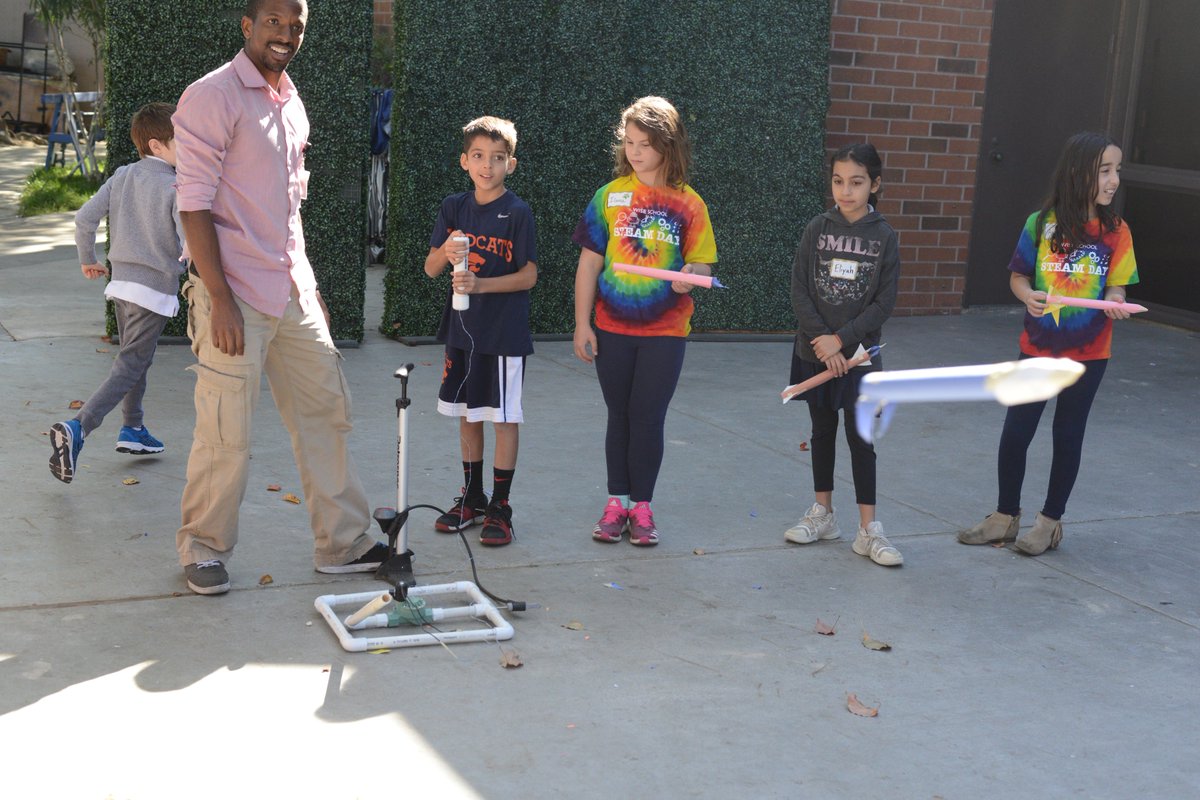 ProjectStudioLA's tweet image. Thanks to everyone who helped to make STEAM day @WiseSchoolLA a huge success. We&apos;re getting amazing feedback from kids and parents! @reDiscoverCtr @casciencecenter @googleresearch #GoogleAR @StarEcoStation @MilkenKnights #Steam #STEMed