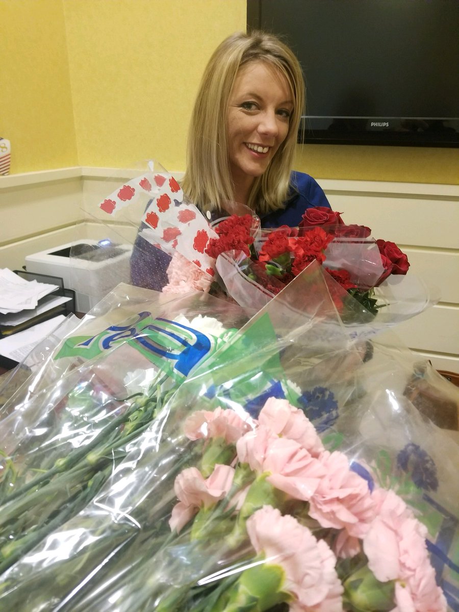SamHowell_VB's tweet photo. Thanks to @VB_Mandy we definitely ROSE to the occasion for Valentine’s Day. This great idea STEMMED from  @hawaniaga #VBDreamTeam #VBinhouse #VBelieve @nanperusse8 @istayvacationed @quincy_wm @ScrimpsherCindy https://t.co/sj7n4hQbo4