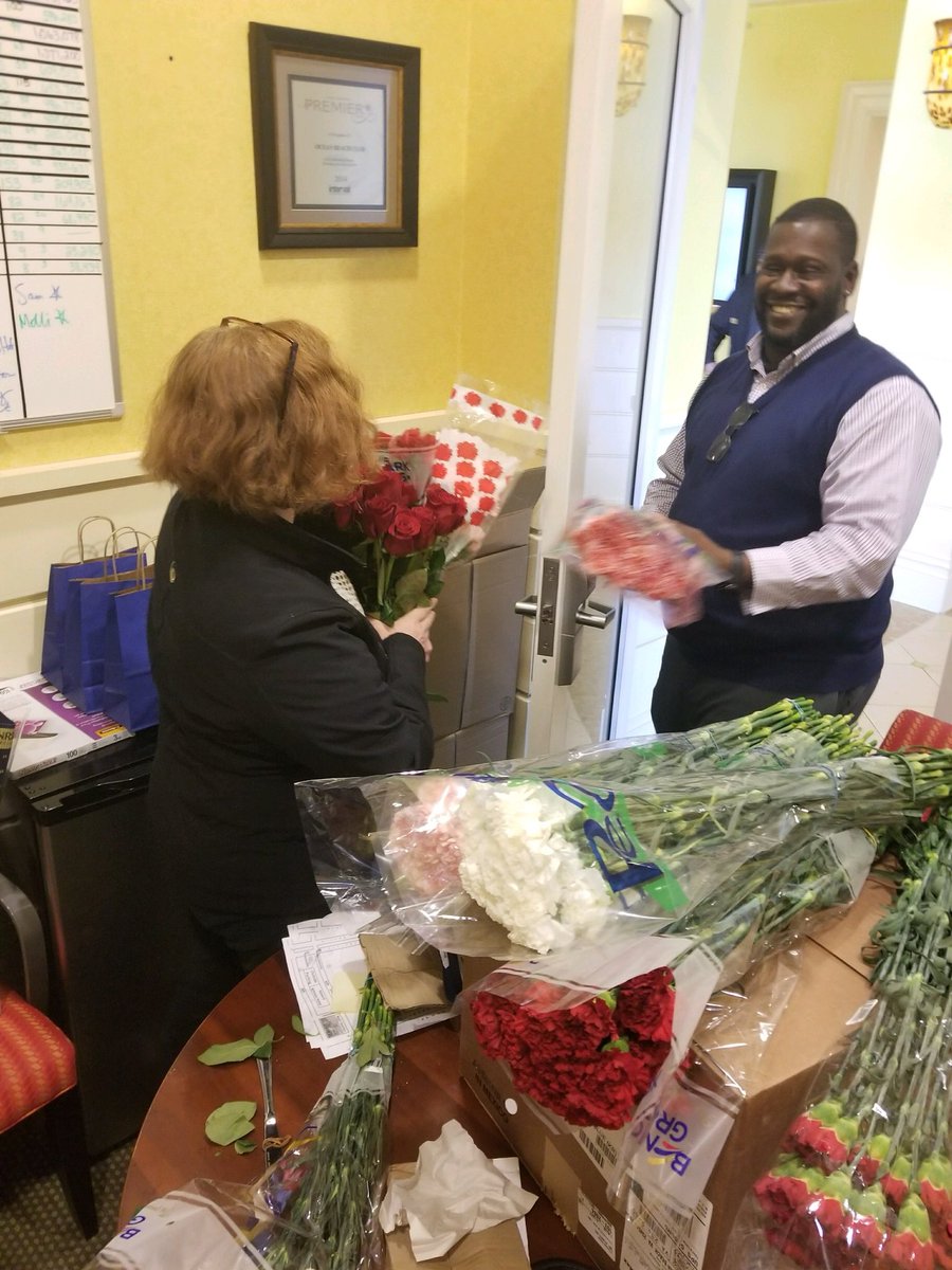 SamHowell_VB's tweet photo. Thanks to @VB_Mandy we definitely ROSE to the occasion for Valentine’s Day. This great idea STEMMED from  @hawaniaga #VBDreamTeam #VBinhouse #VBelieve @nanperusse8 @istayvacationed @quincy_wm @ScrimpsherCindy https://t.co/sj7n4hQbo4