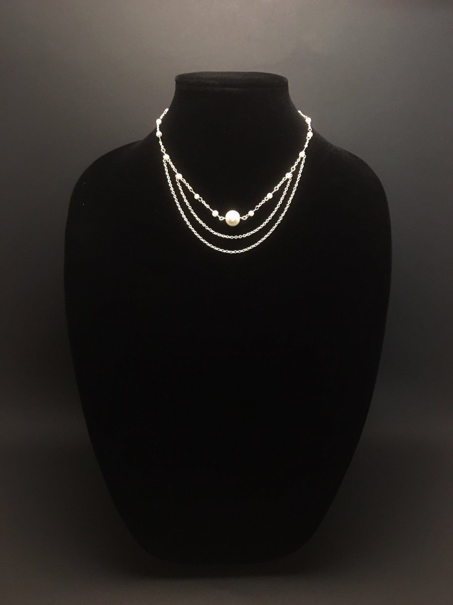 All jewelry from this shop is on sale now! 15% off for the weekend 🙌🏻 castingpearlsdesign.etsy.com 🍾