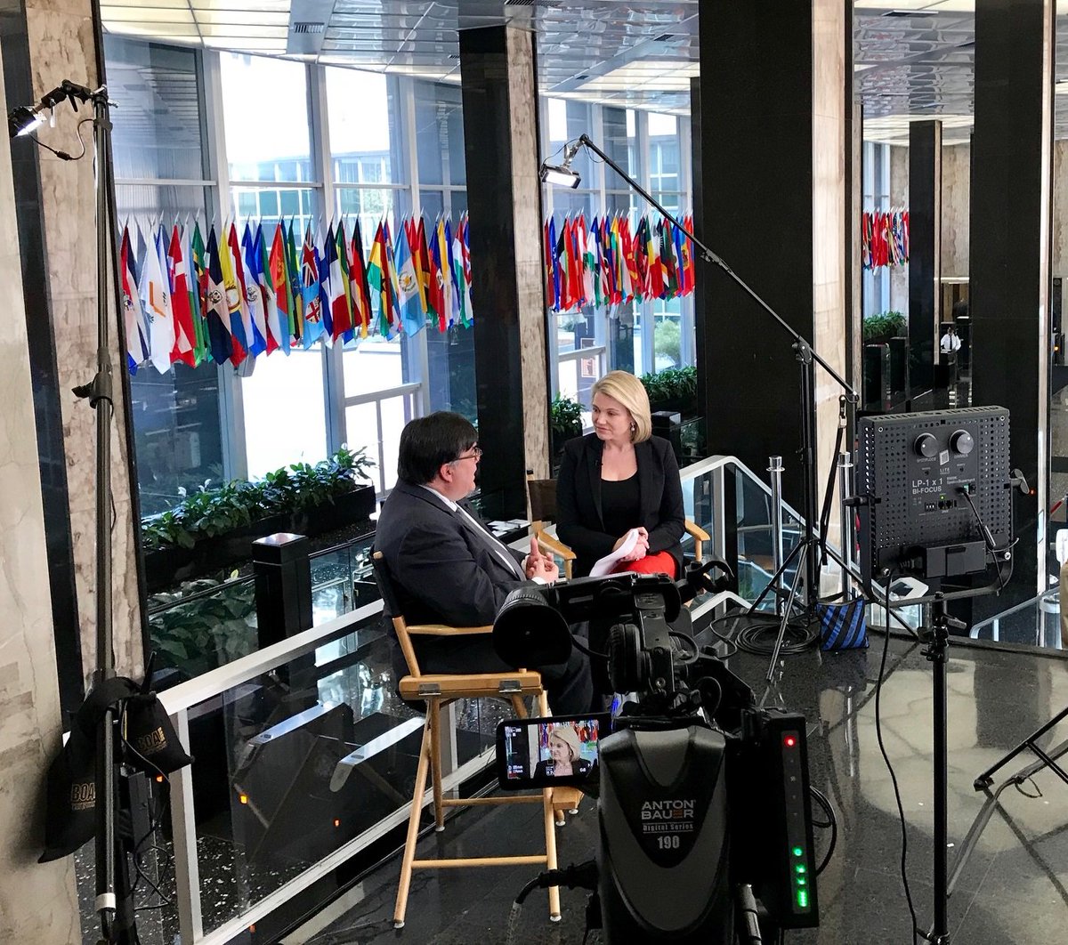 statedeptspox_a's tweet image. Fun to be asking the questions again today w/ @WHAAsstSecty. We discussed Secretary Tillerson’s recent trip across the hemisphere &amp;amp; U.S. priorities for cooperation w/ the Americas on important issues like #Venezuela. Look for our interview on @StateDept &amp;amp; #Facebook later tonight!
