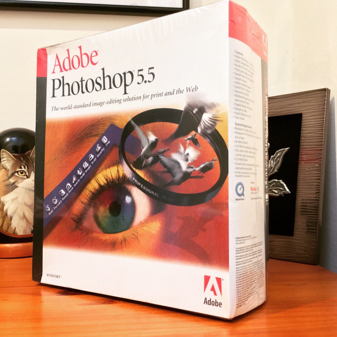 HugoCGuerra's tweet image. Back in 1998 I started using Photoshop 5 and my life changed forever. Now I found a sealed copy of Photoshop 5.5. It’s not Photoshop 5, my first one, but it’s close enough. What was your first version of Photoshop? #photoshop #adobe @Adobe #vfx