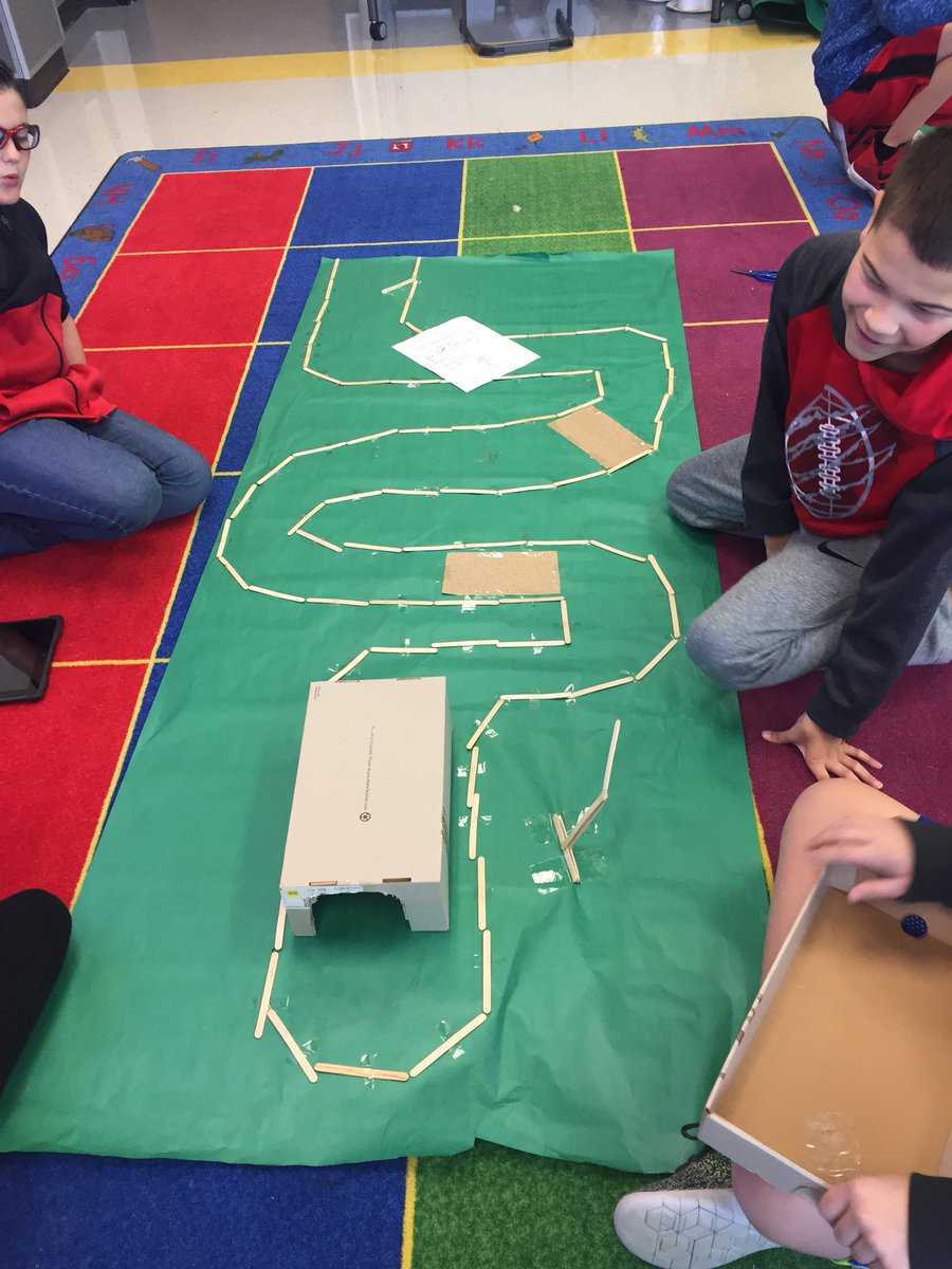 camey_stem's tweet photo. 4th and 5th graders hard at work designing and building miniature golf courses for sphero. #engineeringdesignchallenge #cameypride @SpheroEdu @Camey_ES https://t.co/eWt8jz6v2s