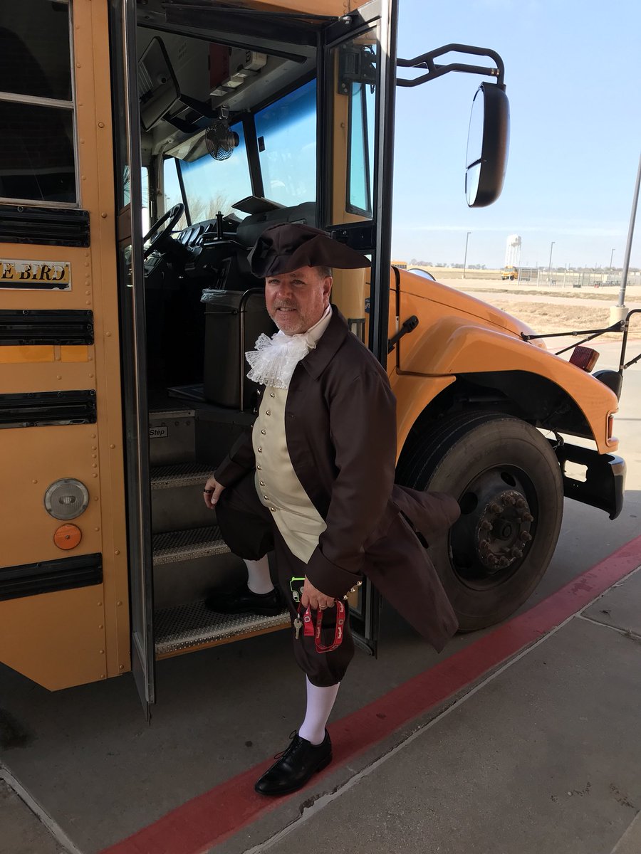 Jenniferlwatts's tweet photo. Paul Revere has bus duty @PonderElem https://t.co/9iVGTCXvAK