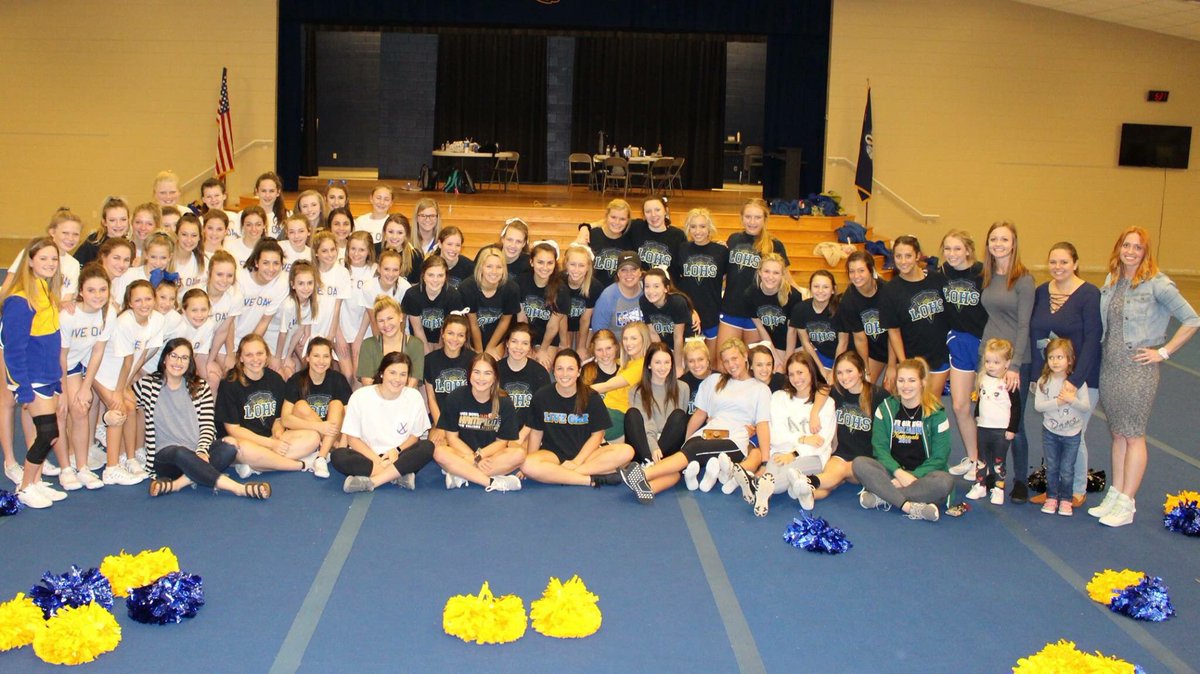 GabbiBrownn's tweet photo. Just wanna say goodluck &amp; GO eagles, bring home the gold {again} 🏆😜  #eagleempire #alumni @LiveOakHSCheer  @LOJH_Cheer https://t.co/dRZvpt2y5F