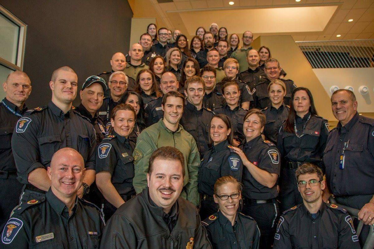 ottpeersupport's tweet image. SVP veuillez accueillir les 25 nouveaux membres de notre équipe de pairs aidants. Ils viennent de toutes les divisions de notre Service et ont complété un cours de 4 jours en premiers soins psychologiques et en gestion du stress critique.