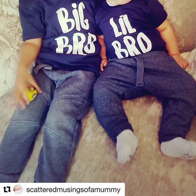 lovetree_design's tweet photo. Love this from @scatteredmusingsofamummy her kids looking cool as in our big bro lil bro tee’s #kidsofinstagram #coolkids #twinning #matchymatchy https://t.co/eXwZ4H7fyl