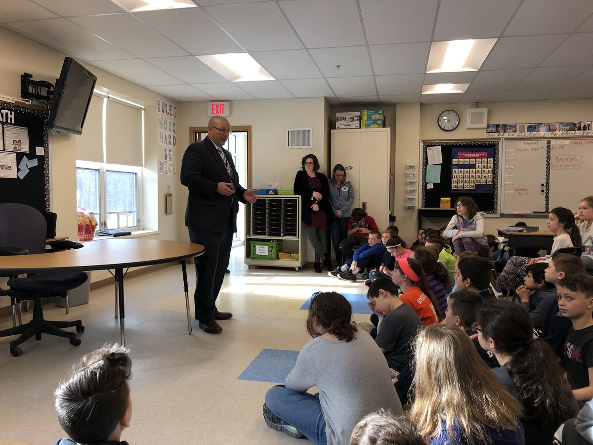 MrsFitz425's tweet photo. NH State Senate President Chuck Morse and Managing Partner Robert Blaisdell came to speak to the 4th and 5th graders about the NH State House today. https://t.co/eejvqthcld