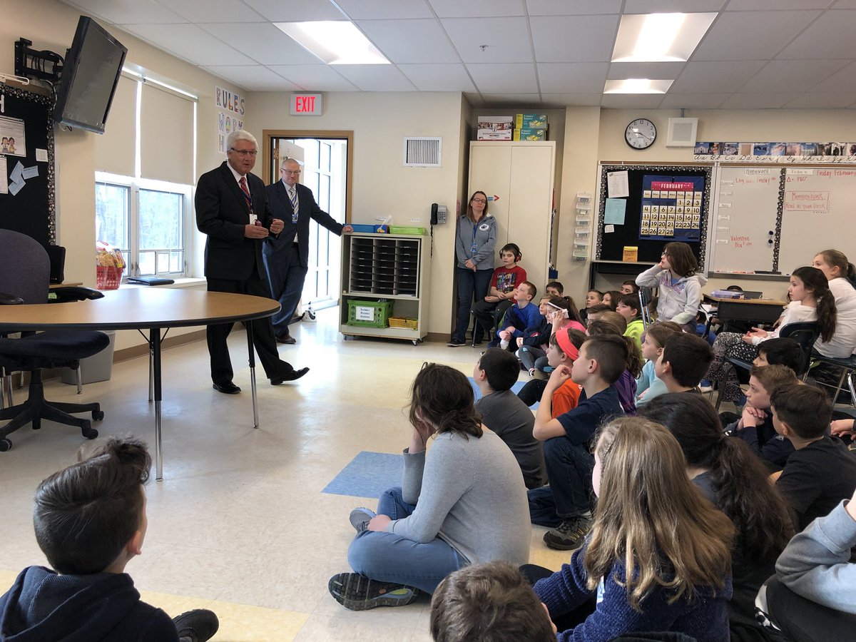 MrsFitz425's tweet photo. NH State Senate President Chuck Morse and Managing Partner Robert Blaisdell came to speak to the 4th and 5th graders about the NH State House today. https://t.co/eejvqthcld