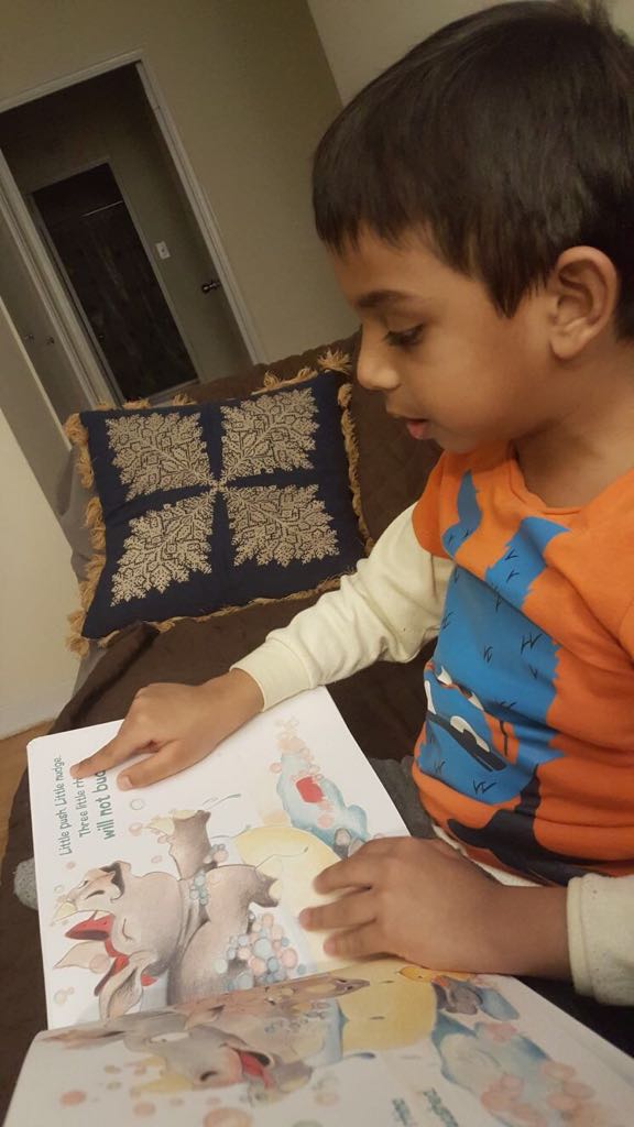 HIPPYCanada's tweet photo. The second week of the #AdoptAReader campaign has ended. #Children and #parents all accross #Canada spent at least 10 minutes every day to #read together. Thank you to @FirstBookCanada  and @TD_Canada  to make all this possible. https://t.co/OyIldqUC0k