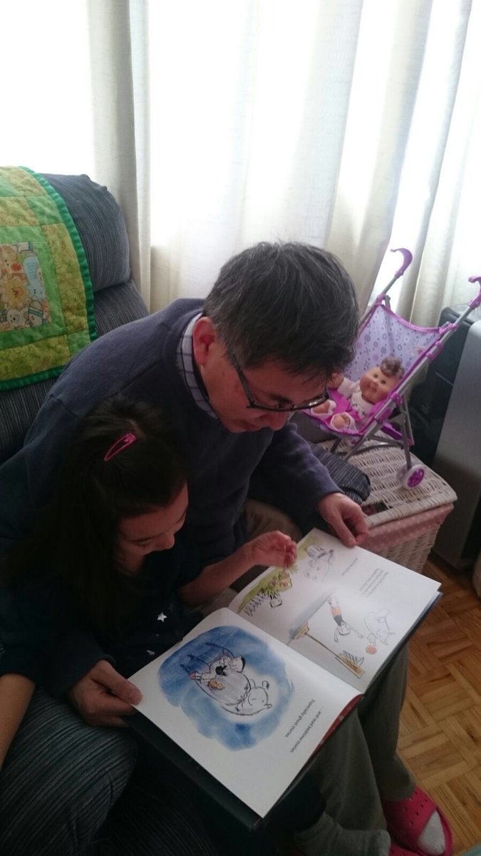 HIPPYCanada's tweet photo. The second week of the #AdoptAReader campaign has ended. #Children and #parents all accross #Canada spent at least 10 minutes every day to #read together. Thank you to @FirstBookCanada  and @TD_Canada  to make all this possible. https://t.co/OyIldqUC0k