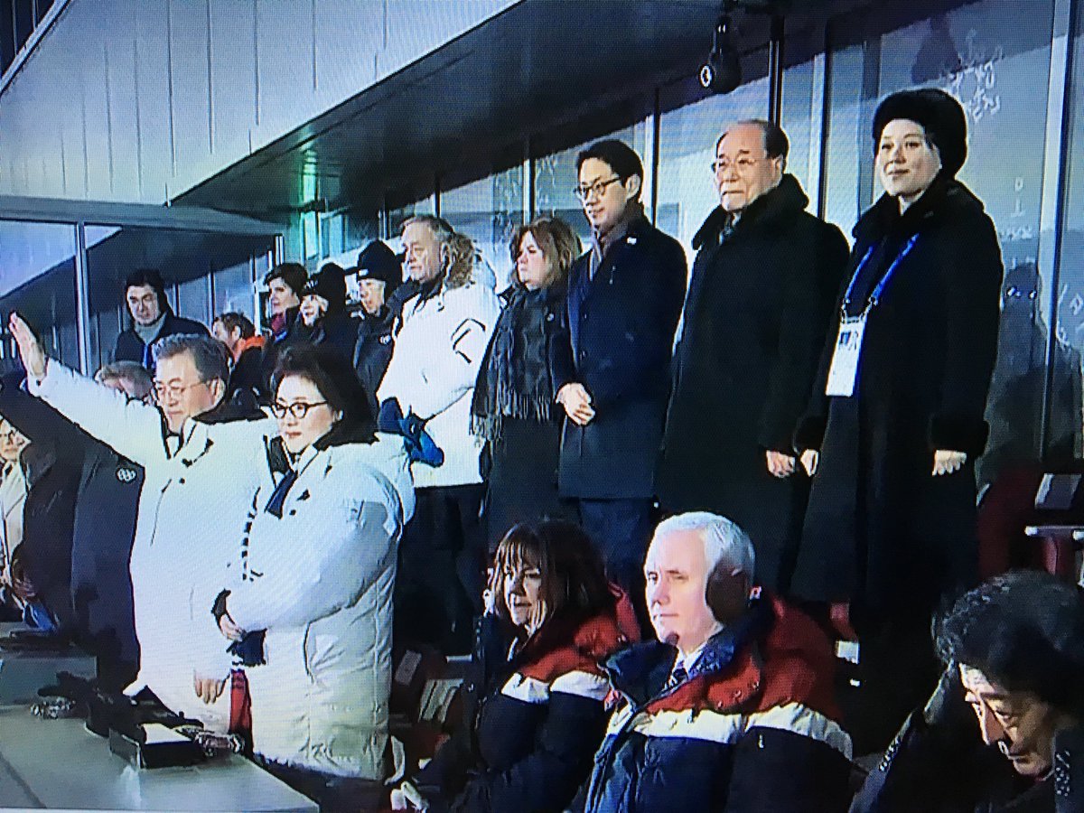 BBCLBicker's tweet photo. This was the scene in the VIP box as the joint Korean team walked into the stadium. Everyone stood for the host country apart from Mike Pence and Shinzo Abe. Any reason? (Pic from Blue House footage) https://t.co/LPXM6XEarz