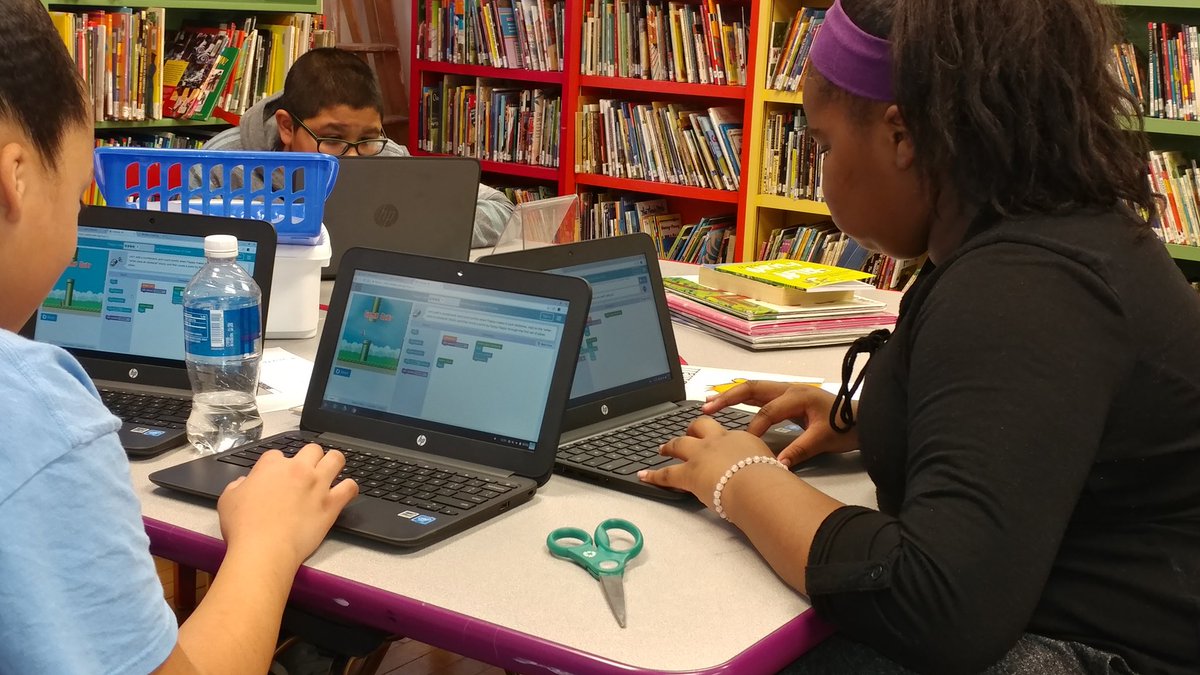 Mrs_Marotta_lib's tweet photo. Coding club is real! #girlswritingcode #libraryisgreat #readingislit #codingismyjam https://t.co/gIk9jWxSbg