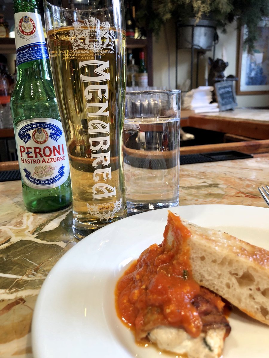 7yearsoffrench's tweet photo. Eating and drinking my way around #nyc #peroni #foodie #beer #rafele https://t.co/oqJ2HBN1Mq