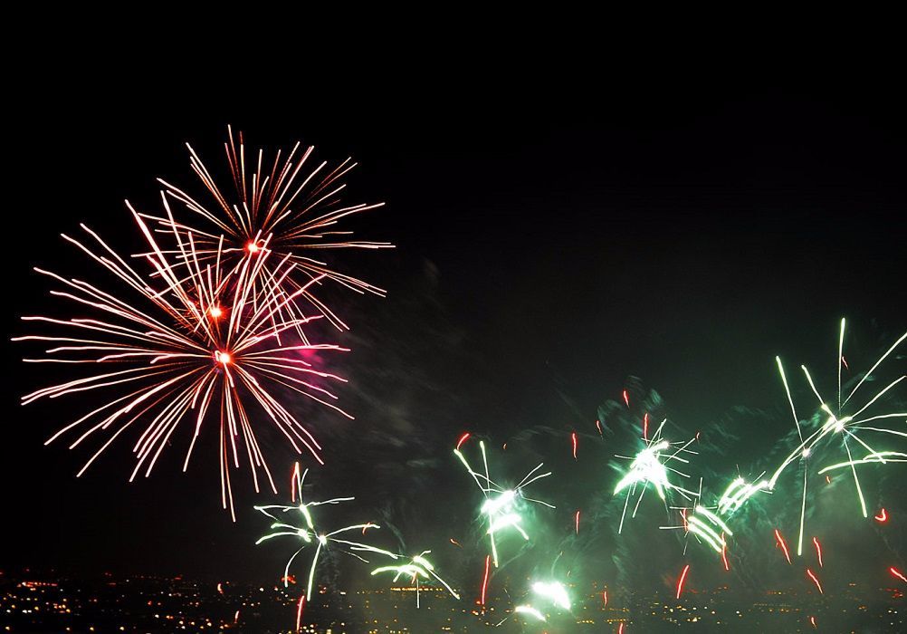 Autumn or Winter #Wedding? Why not end your special day with a #Firework Display. bit.ly/2mOxK5L