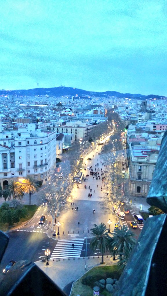 viajmargalliver's tweet photo. @365Sabados @VisitBCN_ES @sagradafamilia @bcnTB @Janonautas @MueroPorViajar @cdiem_today @AndaluciaTB @ElviajeMehizo @VerBarcelona @FCBarcelona_es Ahora mismo estamos en la #TorreColon 😁👌 menudas vistas! @VisitBCN_ES #MargalliverBarna gracias por las recomendaciones! https://t.co/FUtibb4DCS