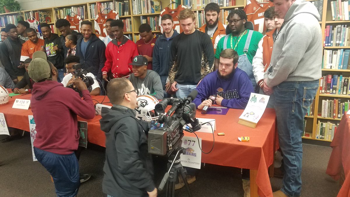 FalconNation01's tweet photo. Signing Day In The Books 
Thanks to all that came out and Celebrated this event with us https://t.co/onNIhym9vI