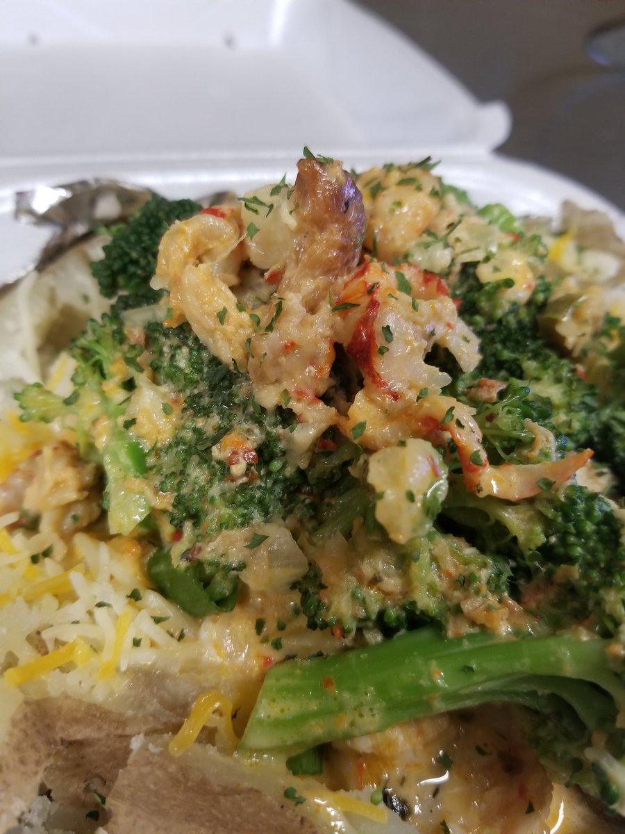 SweetTeeWorld's tweet photo. Overstuffed seafood potato with broccoli @Miracles2Go (504)301-1790 #ubereats #squareapp #dailydeals #dailyspecials #nolafood #madewithlove #foodporn #foodie #nolafoodie #supportsmallbusiness #linkinbio👆 #nowait #miraclestogo https://t.co/jwaQ1W5eA2