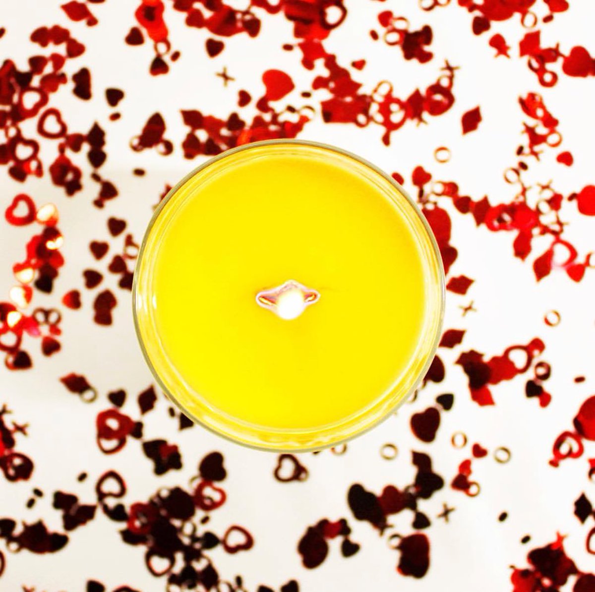 BOBHQ's tweet photo. Make this Valentine's Day a cozy one with our Timberwick candles. Amazing scents, cheeky names, and reusable glass containers. #itslit 🔥🍁❤️
.
.
Beautiful shot by @soyharvestcandles 📷 https://t.co/GmgkU9lIuC