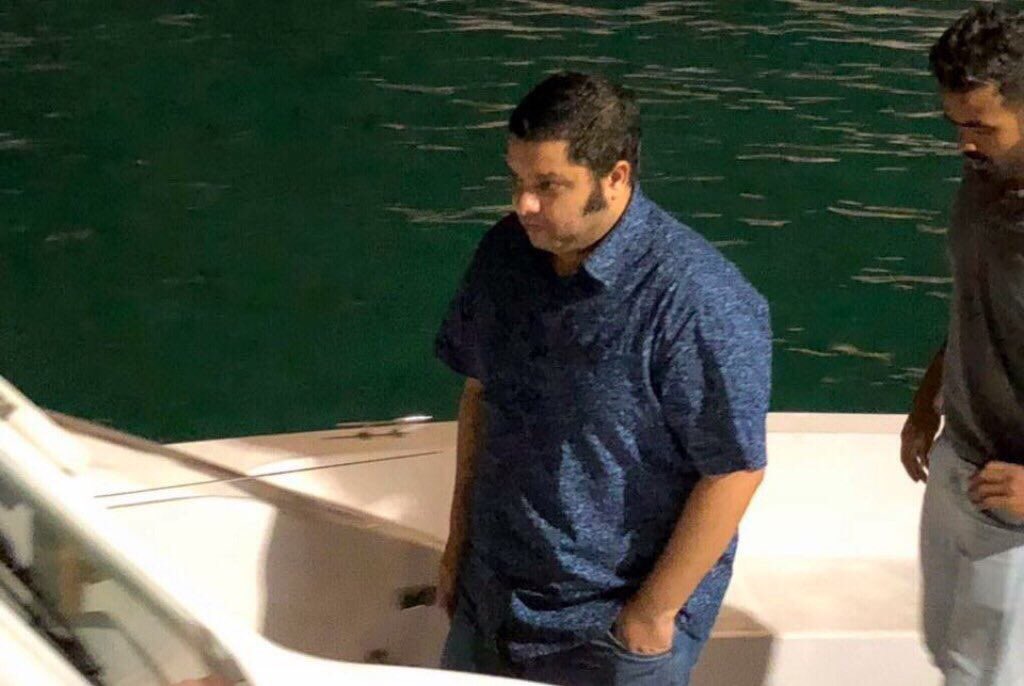 a_nadraa's tweet photo. Government arresting MP’s to get majority of parliament. MP Shinan taken to Dhoonidhoo custodial today. MP @afarismaumoon arrested Yesterday #MaldivesInCrisis #StateOfEmergencyMV #FreeMPShinan #freeMPFarisNow https://t.co/U7nzJIDKZr