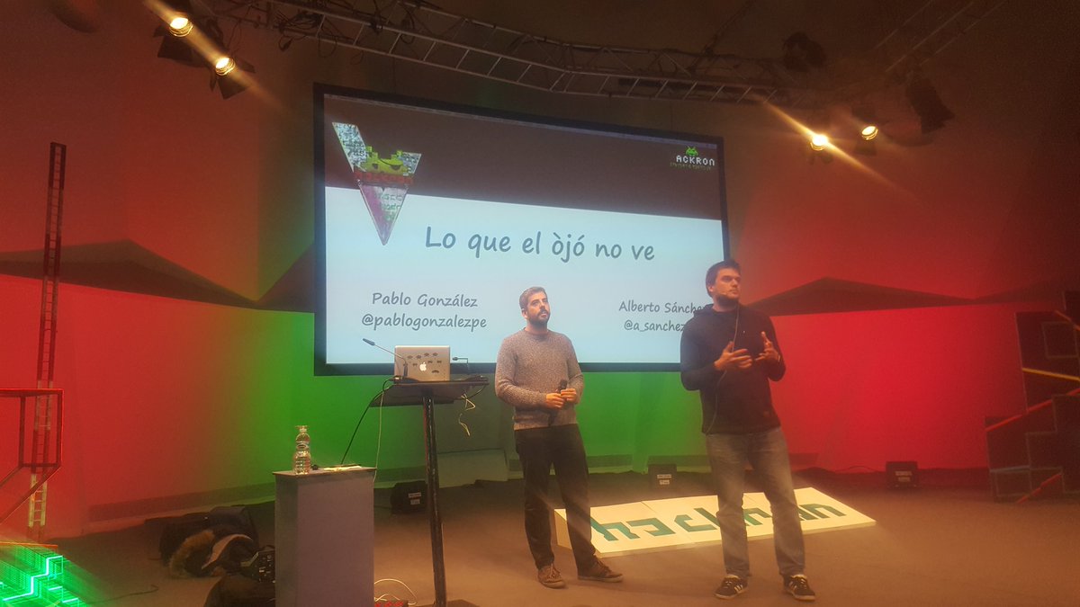 coitic's tweet photo. @pablogonzalezpe & @a_sanchezgon "Lo que el oJo no ve" #phishing #hackron2018 @Hackr0n https://t.co/RY6mWGojl9