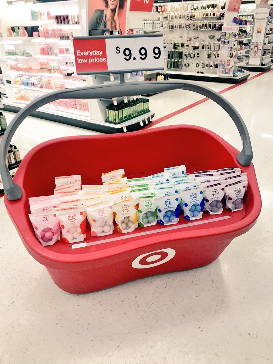 This Big Basket is not only beautiful, but also driving Valentines Day sales!! I love it 🌈🙌🏼 #cominginhot