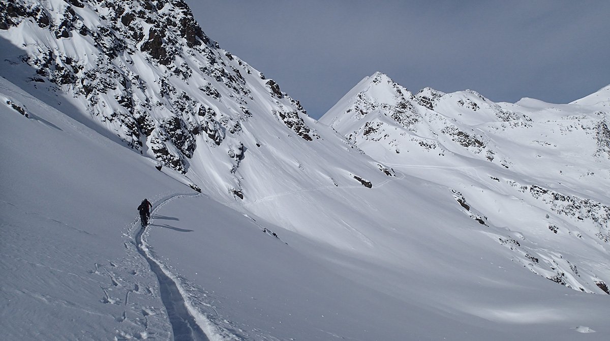 nwpowderdays's tweet photo. |#BigPowderDay| 09.02.18
Hoy Big Day en @OrdinoArcalis con el #NoWorkersTeam exprimiendo al máximo las áreas de freeride de esta magnífica estación andorrana cargada de #powder... Buen plan para el finde! 🤟😎
#TheAdventureBeginsWithNWPD #NoWorkingOnFridays https://t.co/MiPgenk0DM