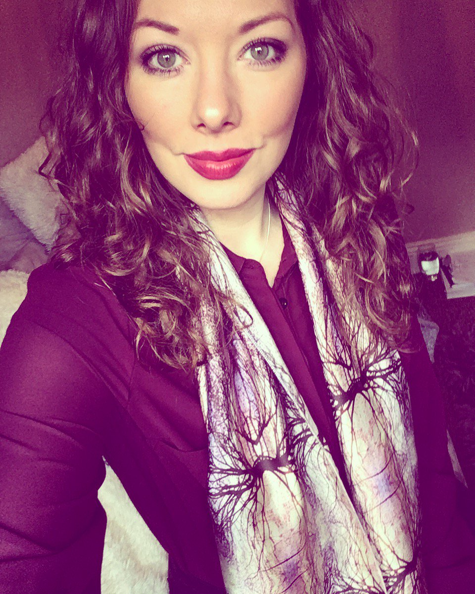 AmyElizabethSPD's tweet photo. Wearing my favourite design to cheer up this wet miserable day 💗 https://t.co/6qKJuoq8vj