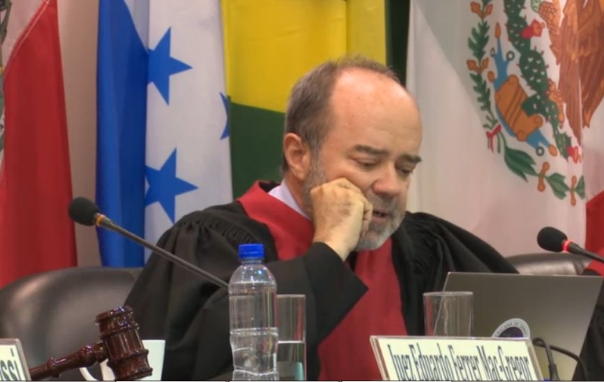 CorteIDH's tweet photo. Audiencia Pública del Caso Coc Max y otros Vs. Guatemala
Los representantes de las presuntas víctimas responden la pregunta del Juez Roberto F. Caldas.
Siga la transmisión en https://t.co/Zj0tCmsx9x o https://t.co/OqMi3OvOiR
#121POS https://t.co/fpiPFm8jWa