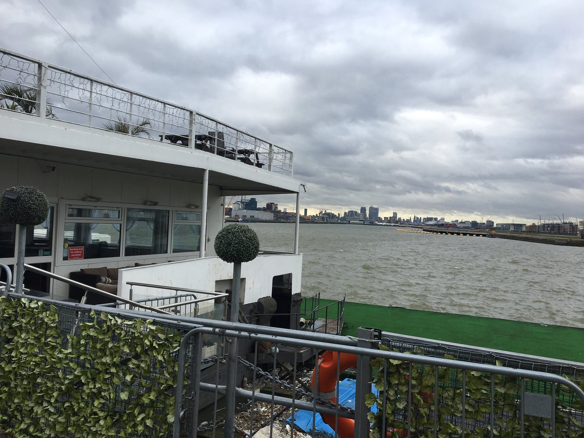 HartDisplayHire's tweet image. #docklands #starlitdancefloor #lednumbers #celebrations #birthday