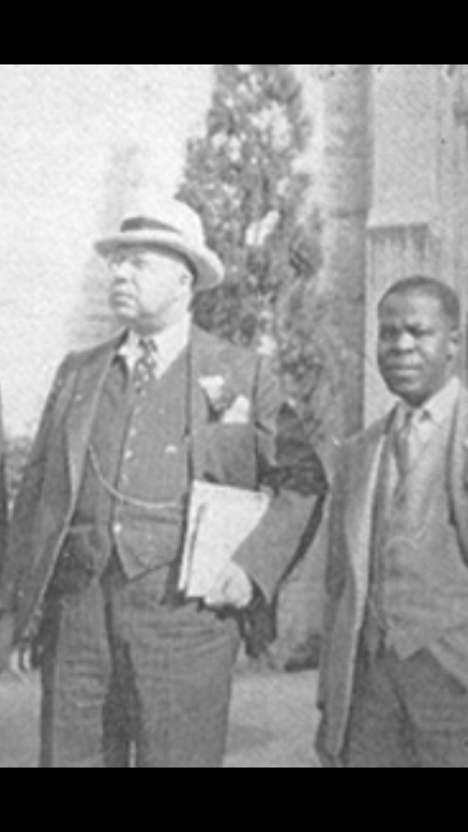 Fresh_Flames1's tweet photo. #GrandArchitect Vetner Woodson Tandy Studied Architecture At @TuskegeeUniv But Graduated At @Cornell He Became The First Black Architect Registered In New York State. His Most Famous Work Is Madam CJ Walker’s 34 Room Mansion Called Villa Lewaro https://t.co/jIshDl9xaS