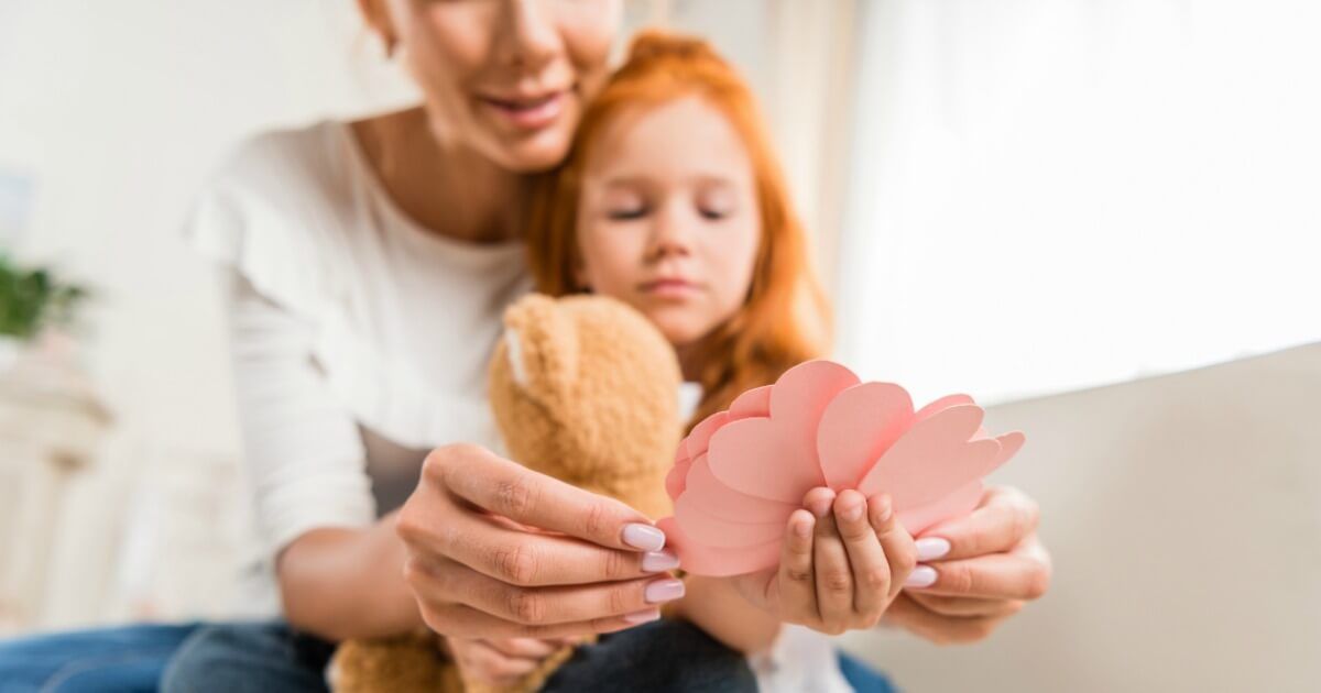 5 Acts Of Kindness For Kids To Spread Love On Valentine's Day buff.ly/2H1Jfz3