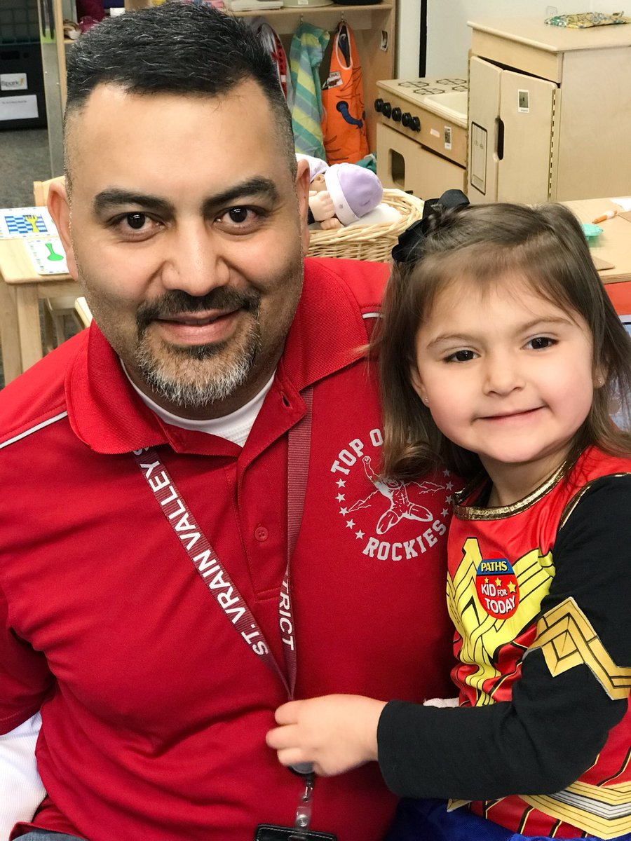 trujillo_gina's tweet photo. So nice when daddy can stop in to celebrate Ava’s birthday in her class! Thankful that Spark is one of his schools! #busydaddy https://t.co/sDo0aiKplP