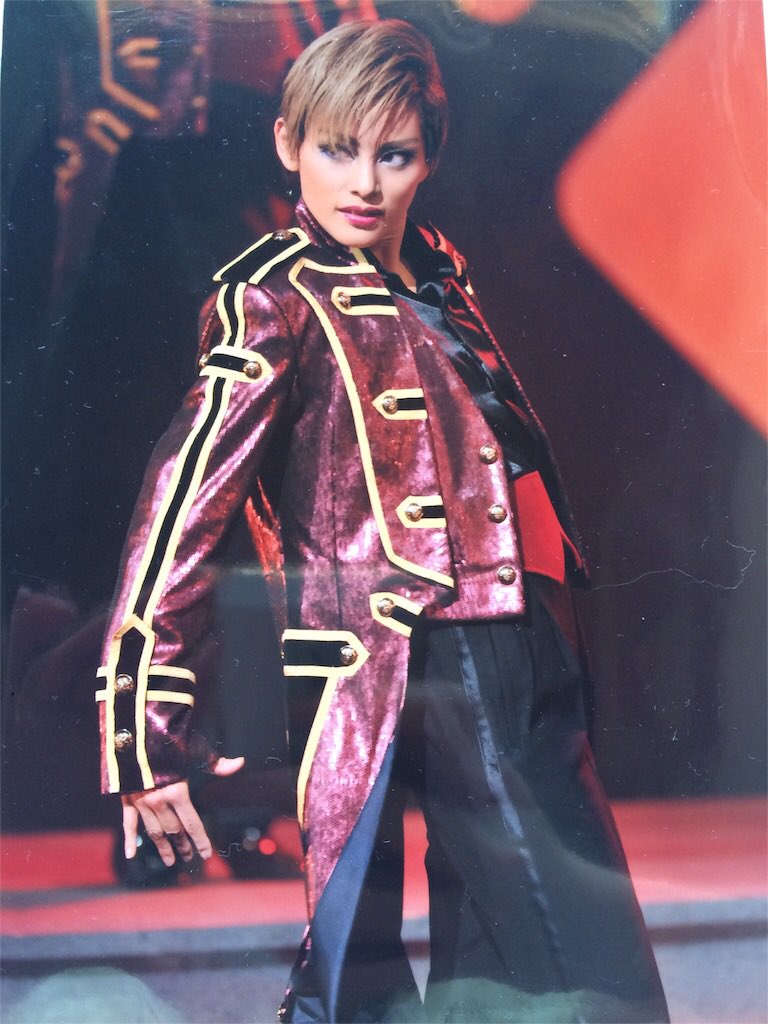 ハルカ 早起きチャレンジ 厳密には寝ていないから早起きでもなんでもないんだけどアラーム止めるために携帯に触れると待ち受け画面が目に入って体温が上がるｩｳｳｳｳｳ 平日も土日も朝美絢さまは麗しい 眠気も吹っ飛ぶほど綺羅綺羅しいお可愛らしさである