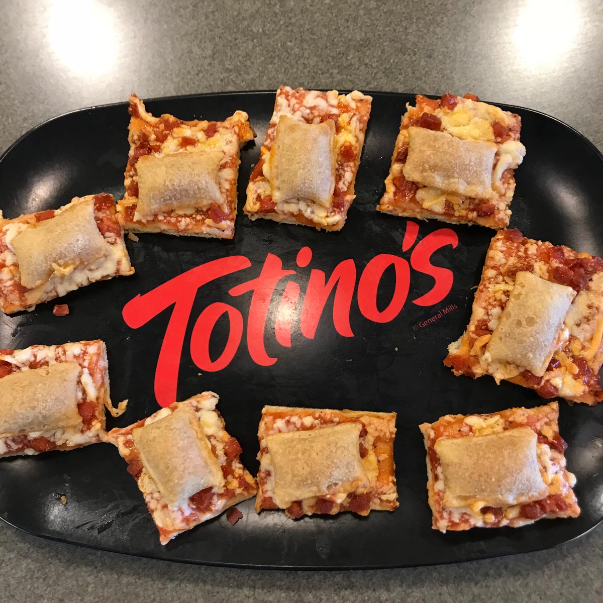 totinos's tweet photo. Pizza Rolls on Party Pizza #NationalPizzaDay #WhyILovePizzaIn4Words #WeKnowThisIsFiveWordsEverythingIsFine #GameChanger #CulinaryMaster https://t.co/FATHGgMHvi