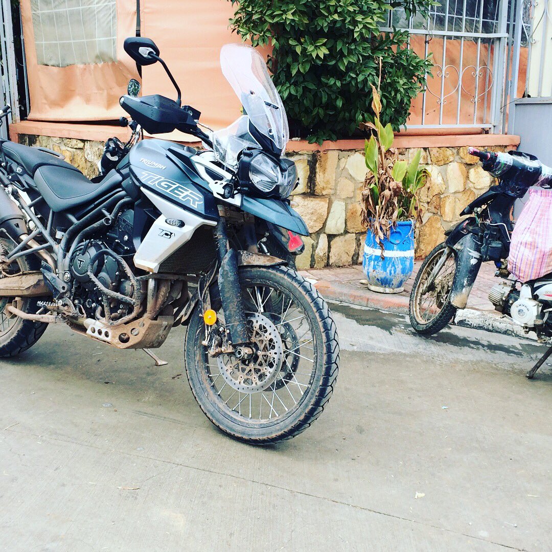 jimcf3's tweet photo. Ahora sí puedo decir que la @Triumph_Spain #Tiger800 #XCA es una de las trail más completas del momento y divertidísima en pistas y barro! Lo tiene todo. Disfrute máximo en tierras marroquíes... https://t.co/58yJG6HpzN