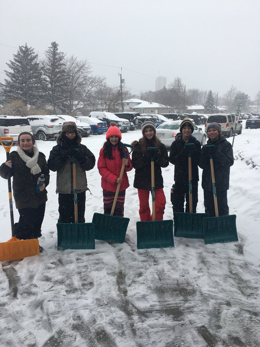 StJVianney's tweet photo. Way to go SJV Snow Stars! You made a difference in the community today!! https://t.co/DMq1ODmW51